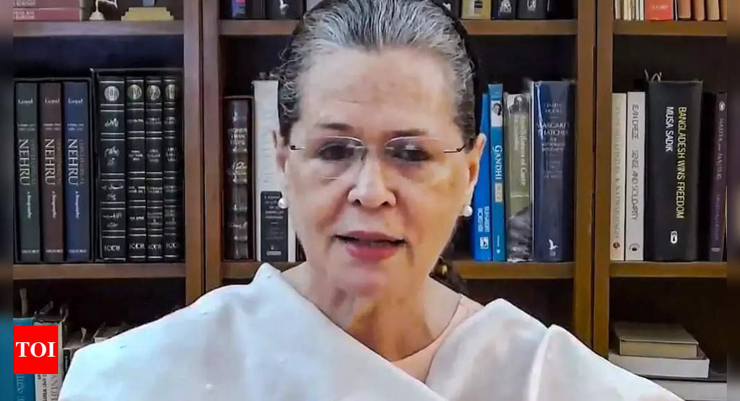  Sonia Gandhi tests positive for Covid-19 again | India News - Times of India