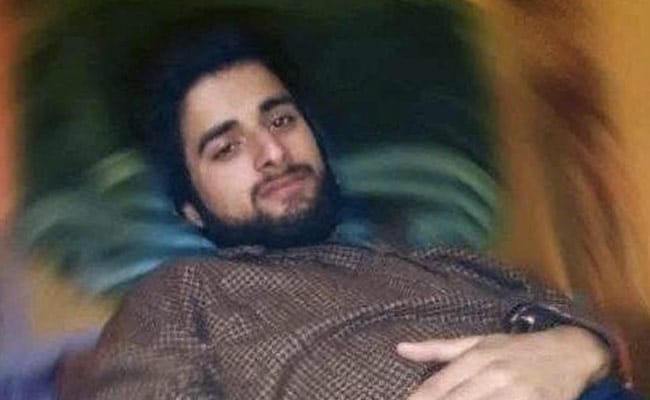 Terrorist Aquib Mushtaq Bhat, involved in killing of a Kashmiri Pandit man, was shot dead (File)