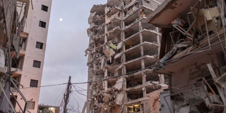 Iran Launches Cluster Bomb Missiles at Israel as Conflict Reaches Day 8, Escalating Regional Tensions Iran Launches Cluster Bomb Missiles at Israel as Conflict Reaches Day 8, Escalating Regional Tensions