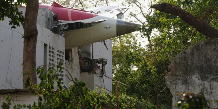 Air India Crash Likely Caused by Dual-Engine Failure, Simulated Flight Confirms Air India Crash Likely Caused by Dual-Engine Failure, Simulated Flight Confirms