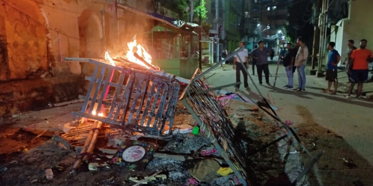 Curfew and Internet Ban in Cuttack After Durga Puja Violence: Odisha on High Alert Curfew and Internet Ban in Cuttack After Durga Puja Violence: Odisha on High Alert