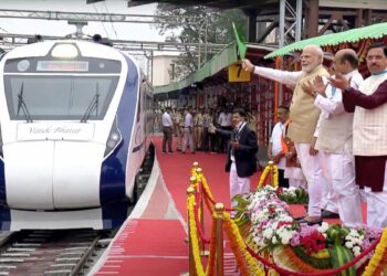 PM Modi Flags Off 4 New Vande Bharat Trains From Varanasi, Boosting Connectivity Across India